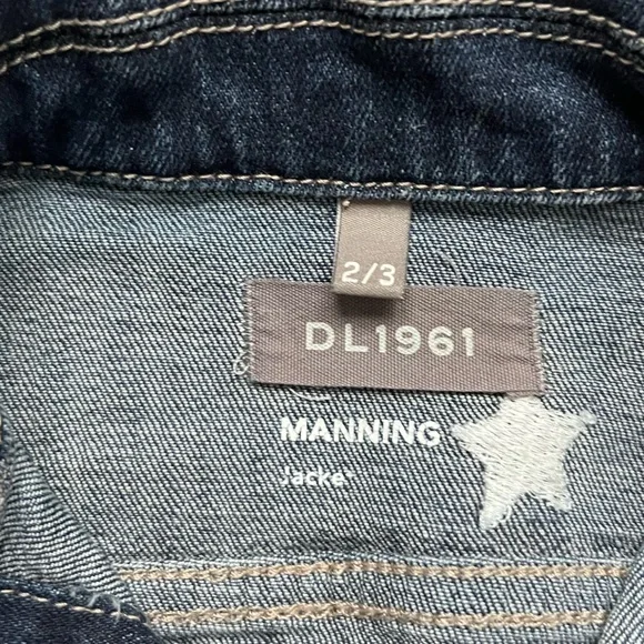 100% Authentic DL1961 Girls Denim Jean Jacket Star Design size 2/3 Dark Wash - Picture 5 of 5